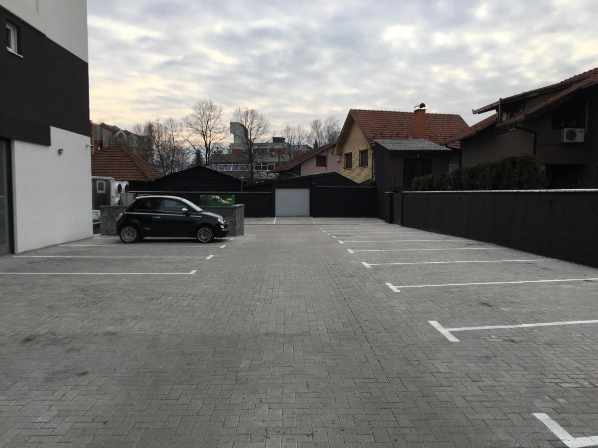 Cool Apartments With Free Parking Čačak Exterior foto