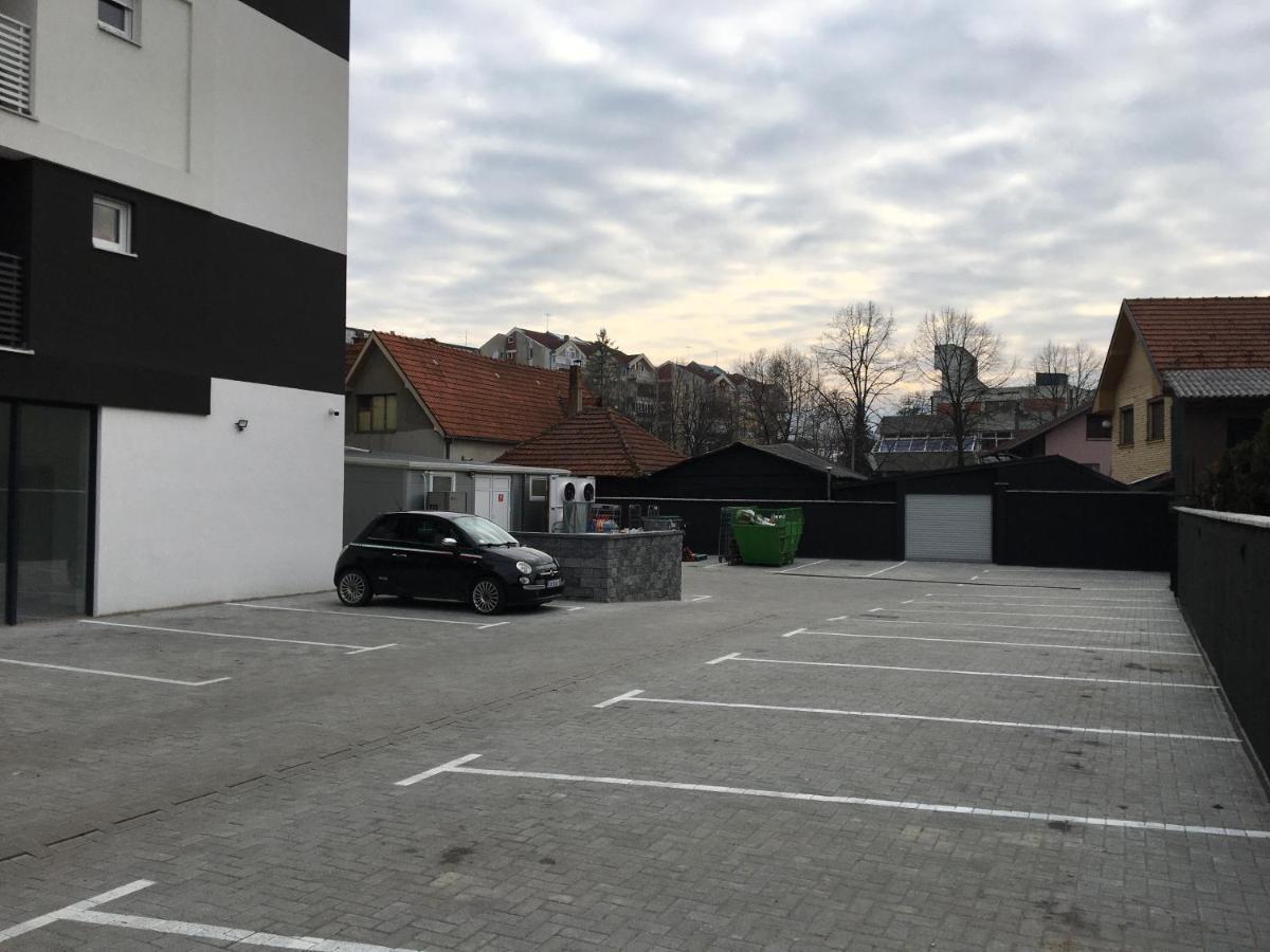 Cool Apartments With Free Parking Čačak Exterior foto